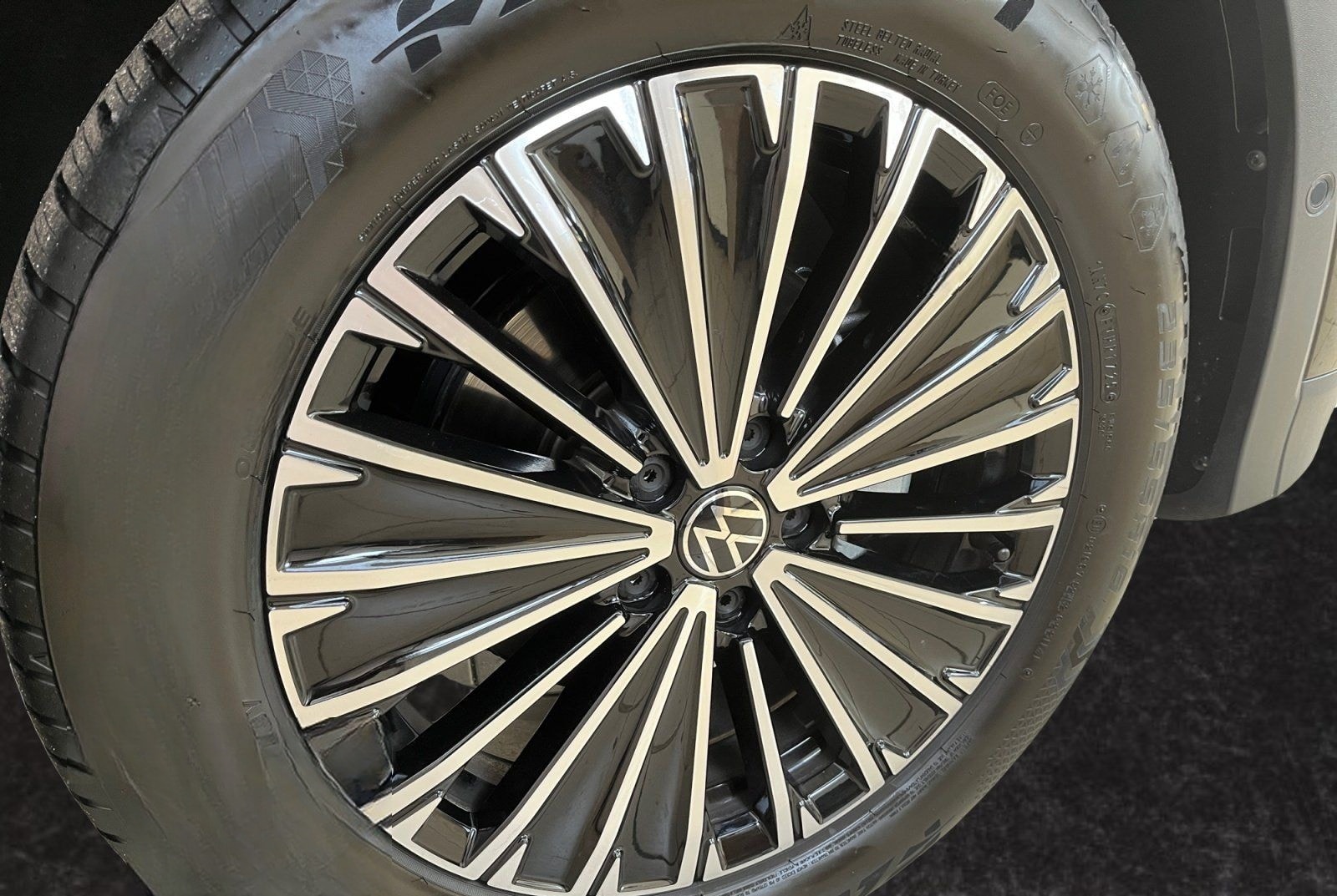 Volkswagen Tiguan Life 1.5 eTSI DSG ACC AHK Keyless-Start foto 15