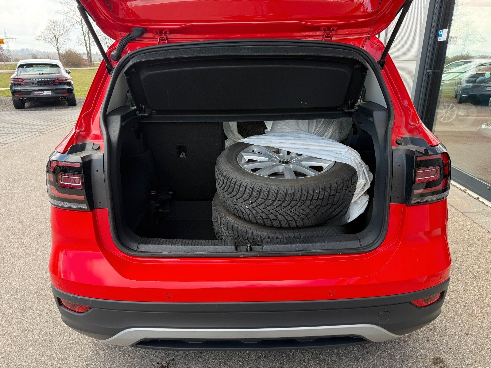 Volkswagen T-CROSS STYLE 1.5 TSI DSG ACC NAVI SHZ LED ASSIS foto 14