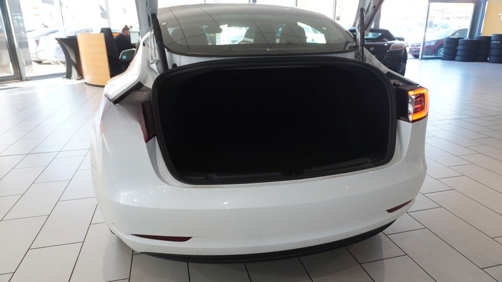 Tesla Model 3 LONGRANGE DUAL-MOTOR NAVI/KAMERA/DAB/AMD foto 11