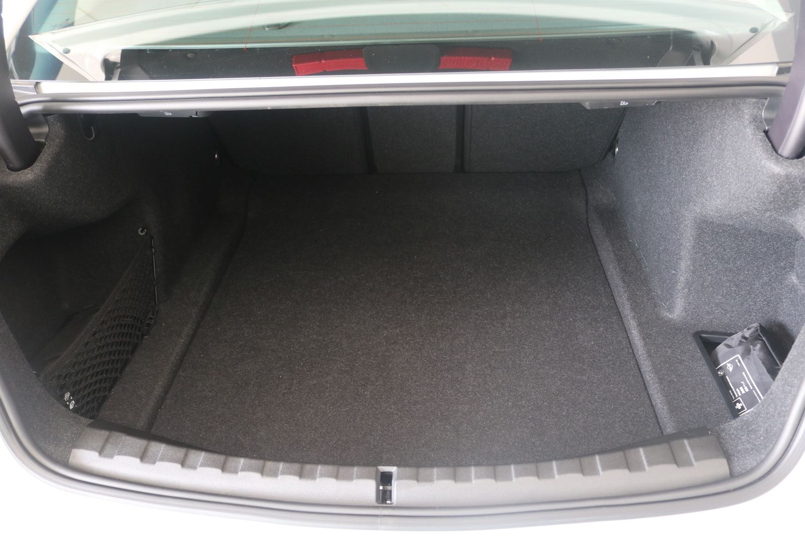 BMW 320i NP 61850, Driv.Ass. Prof., AHK, el.Sitze, H foto 6