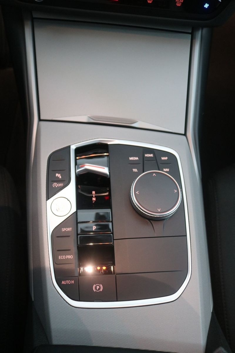 BMW 320i NP 61850, Driv.Ass. Prof., AHK, el.Sitze, H foto 8