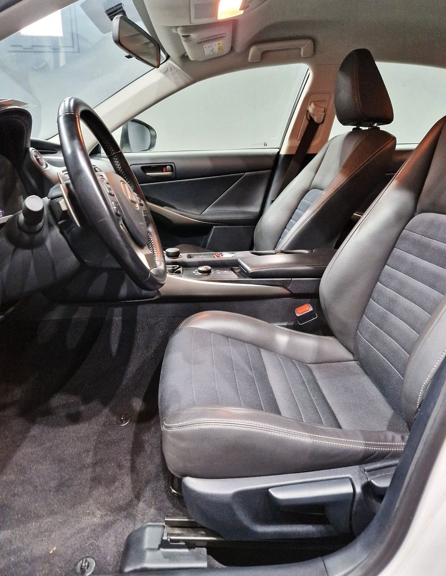 Lexus IS 300h Privilege |AUTOM|LEDER|LED|R-KAMERA|LM F foto 7