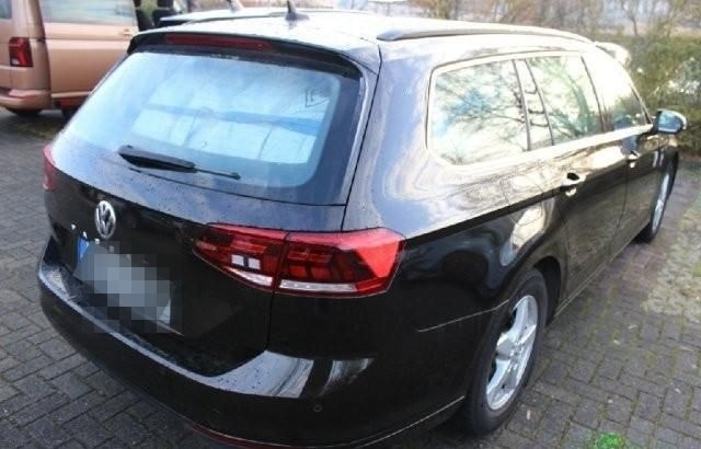 Volkswagen Passat Variant 2.0 TDI DSG Business LED*Rear Vie foto 4
