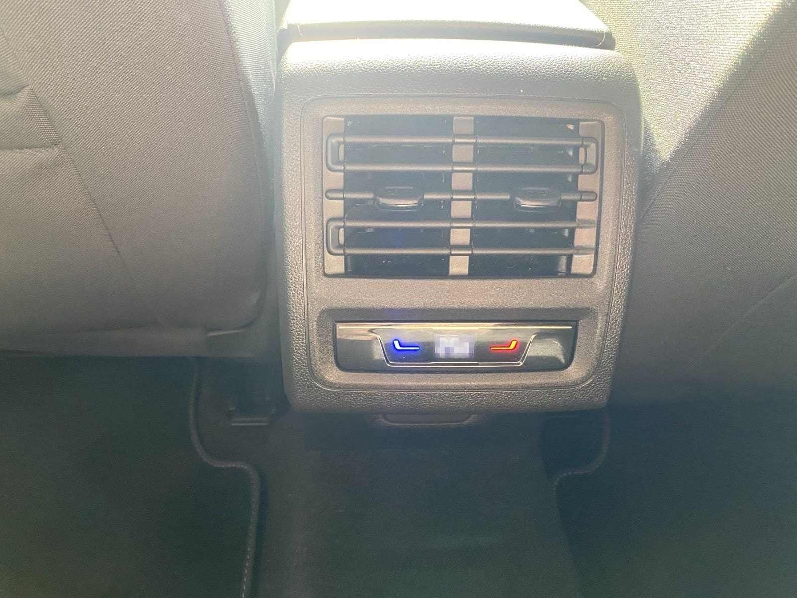 Volkswagen Golf VIII Life (NAVI.SHZ.PDC.ACC.AHK.DAB) 2.0 TD foto 15