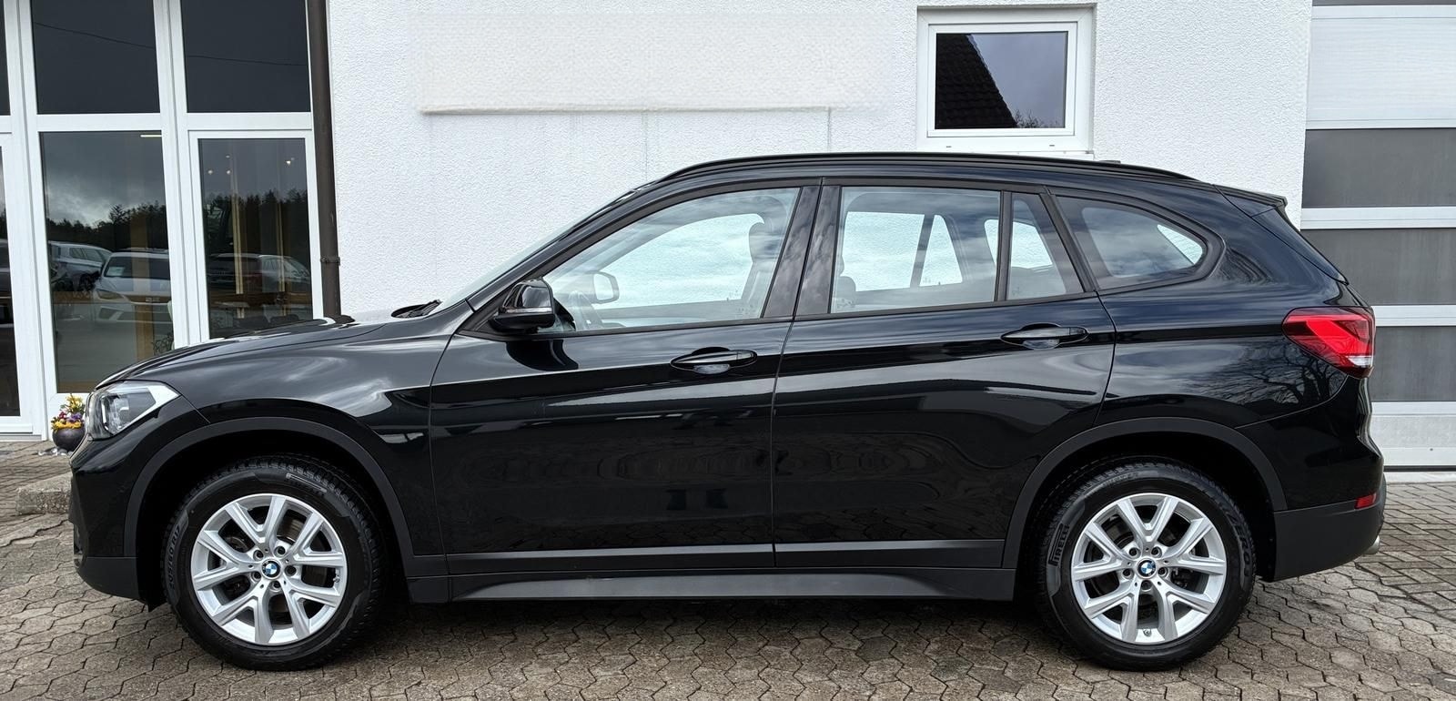 BMW X1 sDrive 18 d Advantage LED NAVI PDC SHZ AHK foto 2