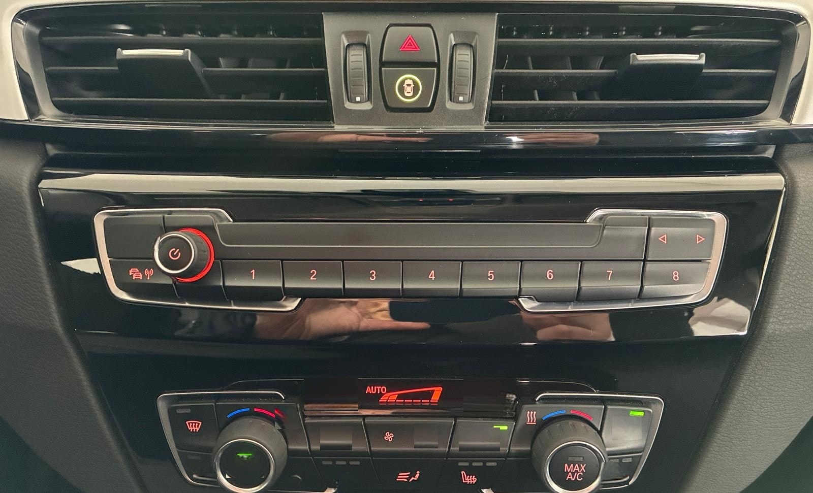 BMW X1 sDrive 18 d Advantage LED NAVI PDC SHZ AHK foto 11