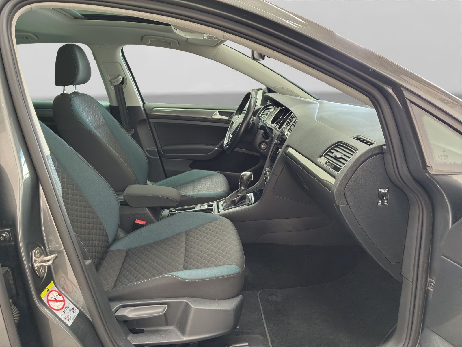 Volkswagen Golf 1.5 TSI DSG IQ.DRIVE PANO NAVI ACC PDC+ PRI foto 4