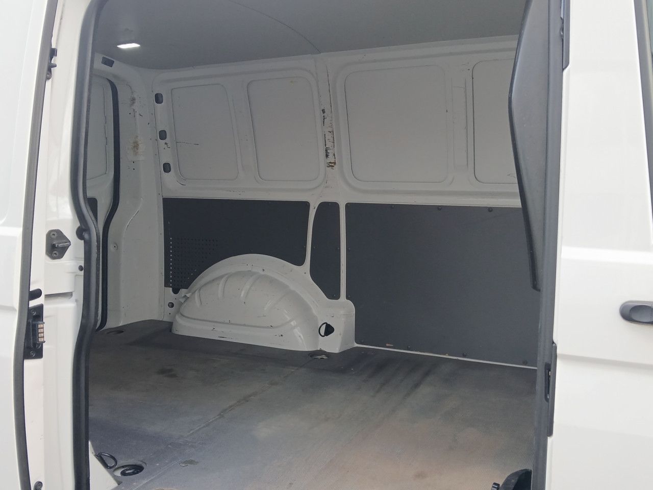 Volkswagen T6.1 Transporter Kasten 2.0 TDI KLIMA, AHK, PDC foto 23