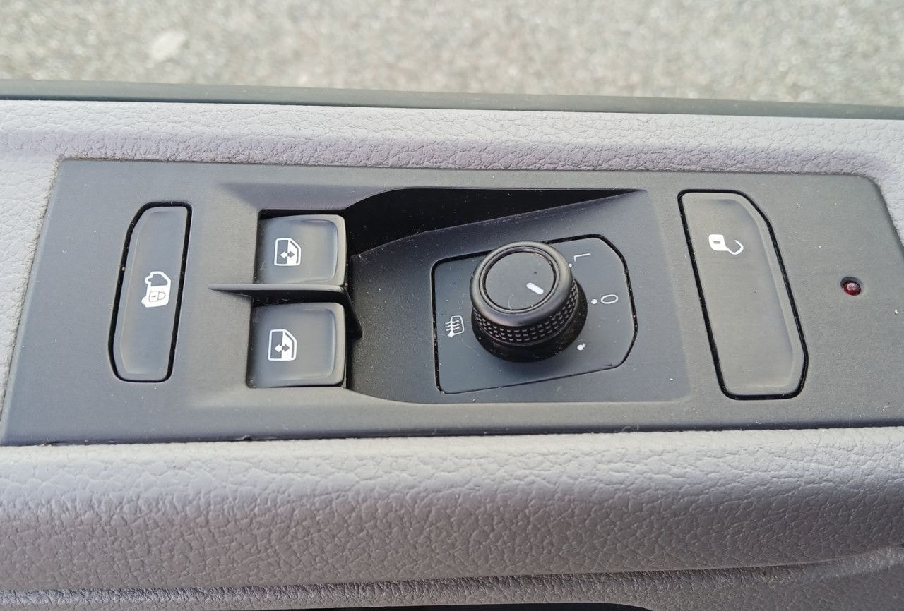 Volkswagen T6.1 Transporter Kasten 2.0 TDI KLIMA, AHK, PDC foto 24