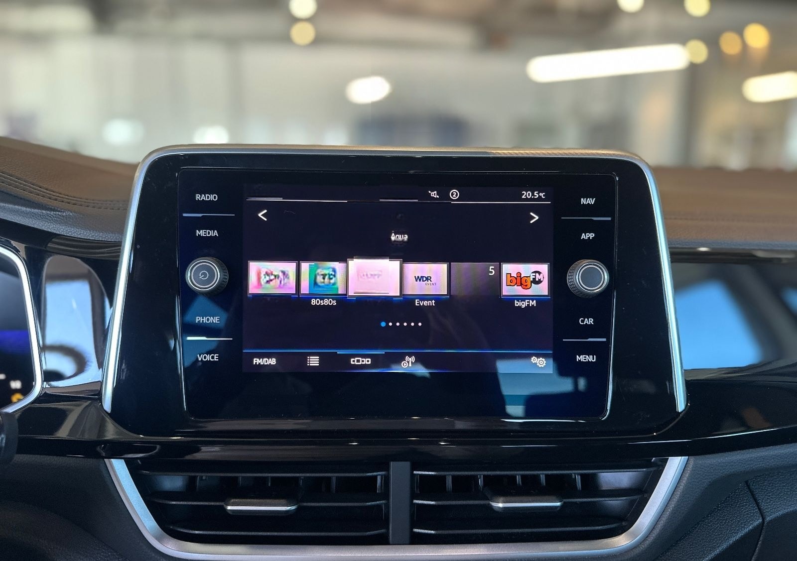 Volkswagen T-Roc R-Line/NAVI/KAMERA/TEMPOMAT/SHZ foto 19