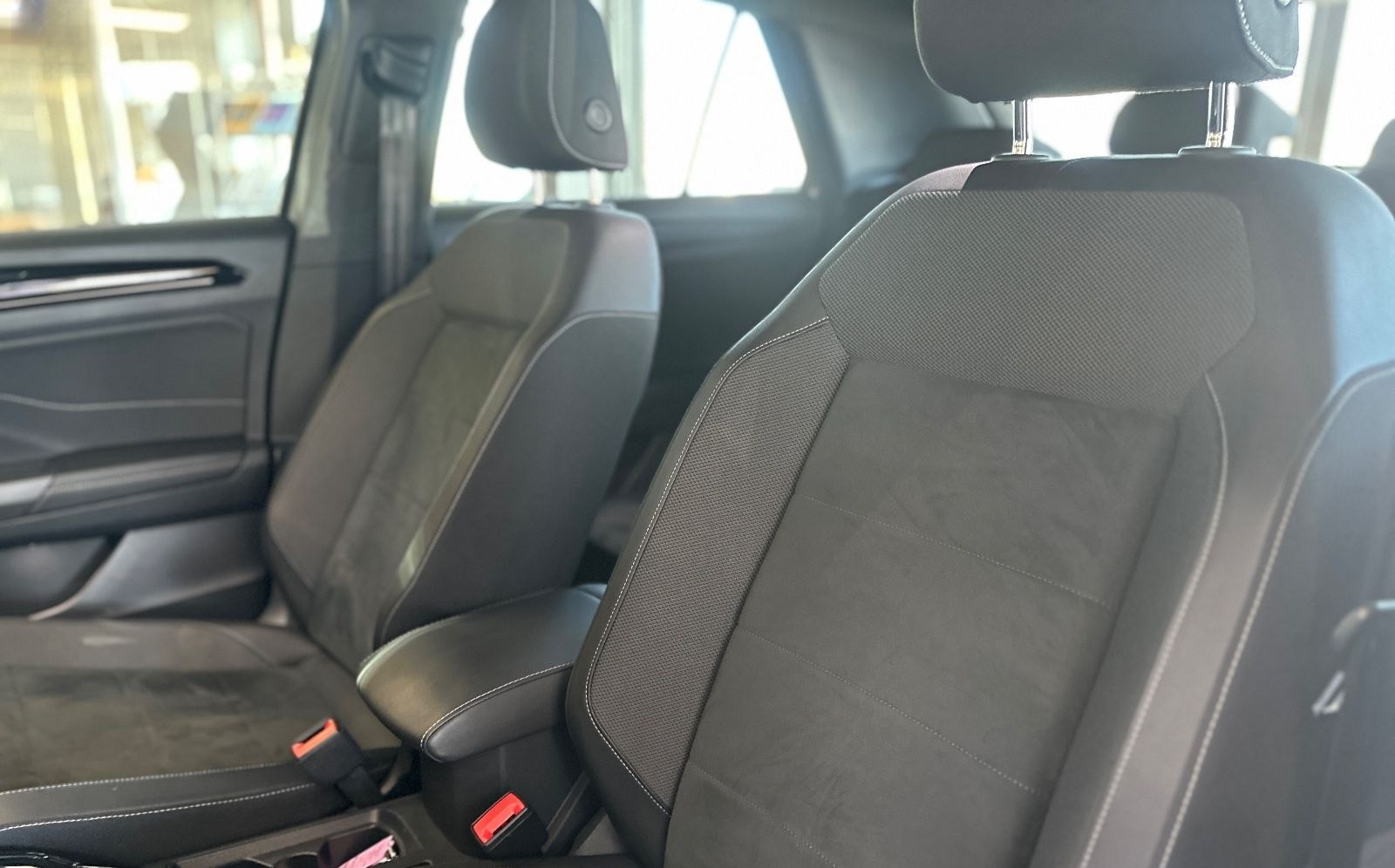 Volkswagen T-Roc R-Line/NAVI/KAMERA/TEMPOMAT/SHZ foto 23