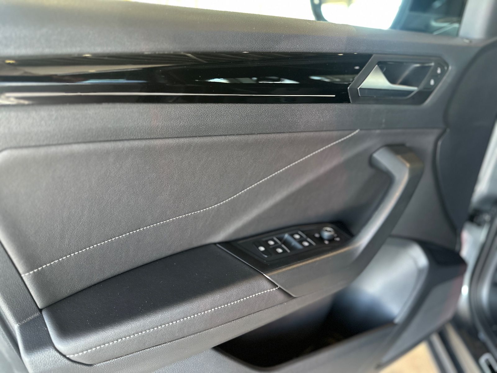 Volkswagen T-Roc R-Line/NAVI/KAMERA/TEMPOMAT/SHZ foto 25