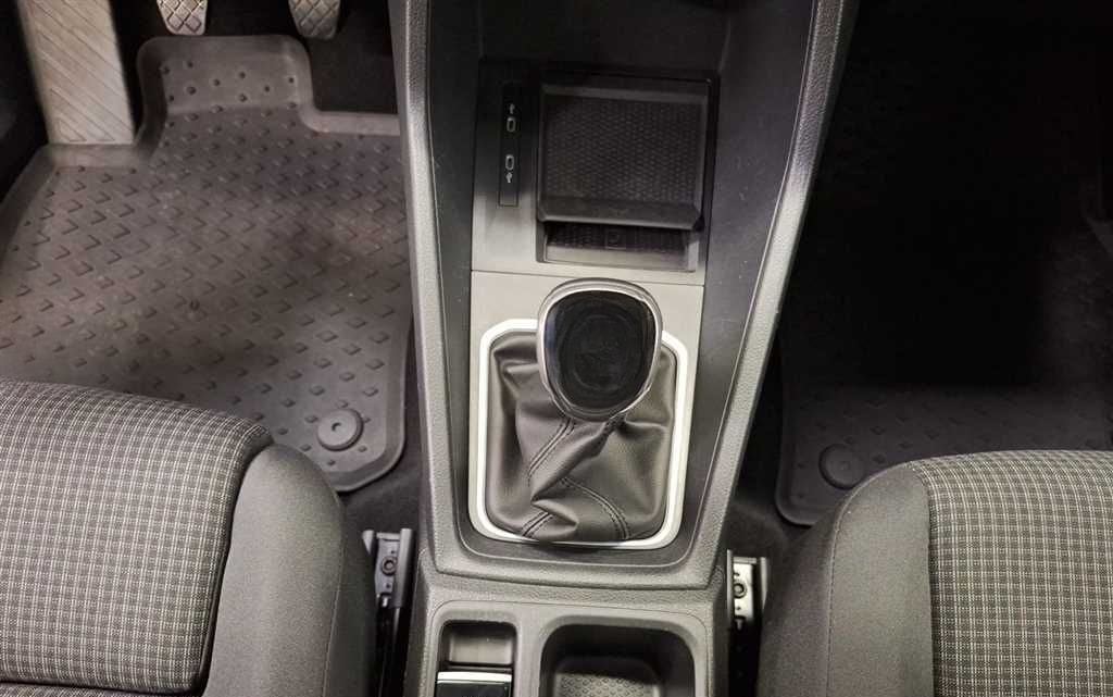 Volkswagen Caddy Kombi 1.5 TSI  Navi LED AHK foto 15