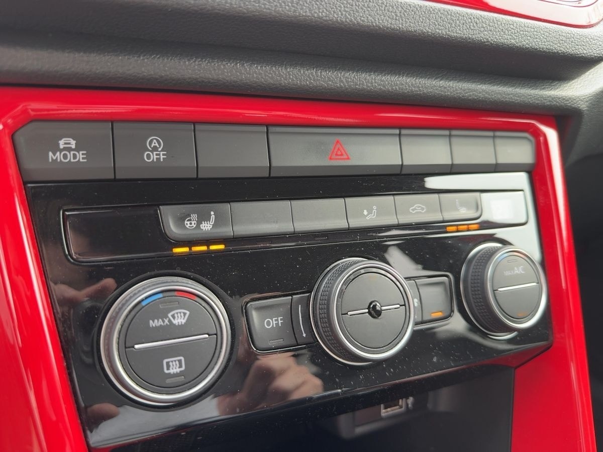 Volkswagen T-Roc 1.5 TSI DSG Sport LED SHZ ACC PDC foto 16