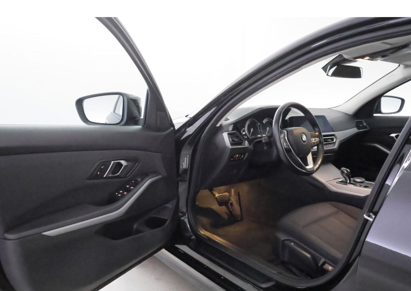 BMW 318 d Lim. Steptronic Advantage +LED+NAVI+SHZ+ foto 16