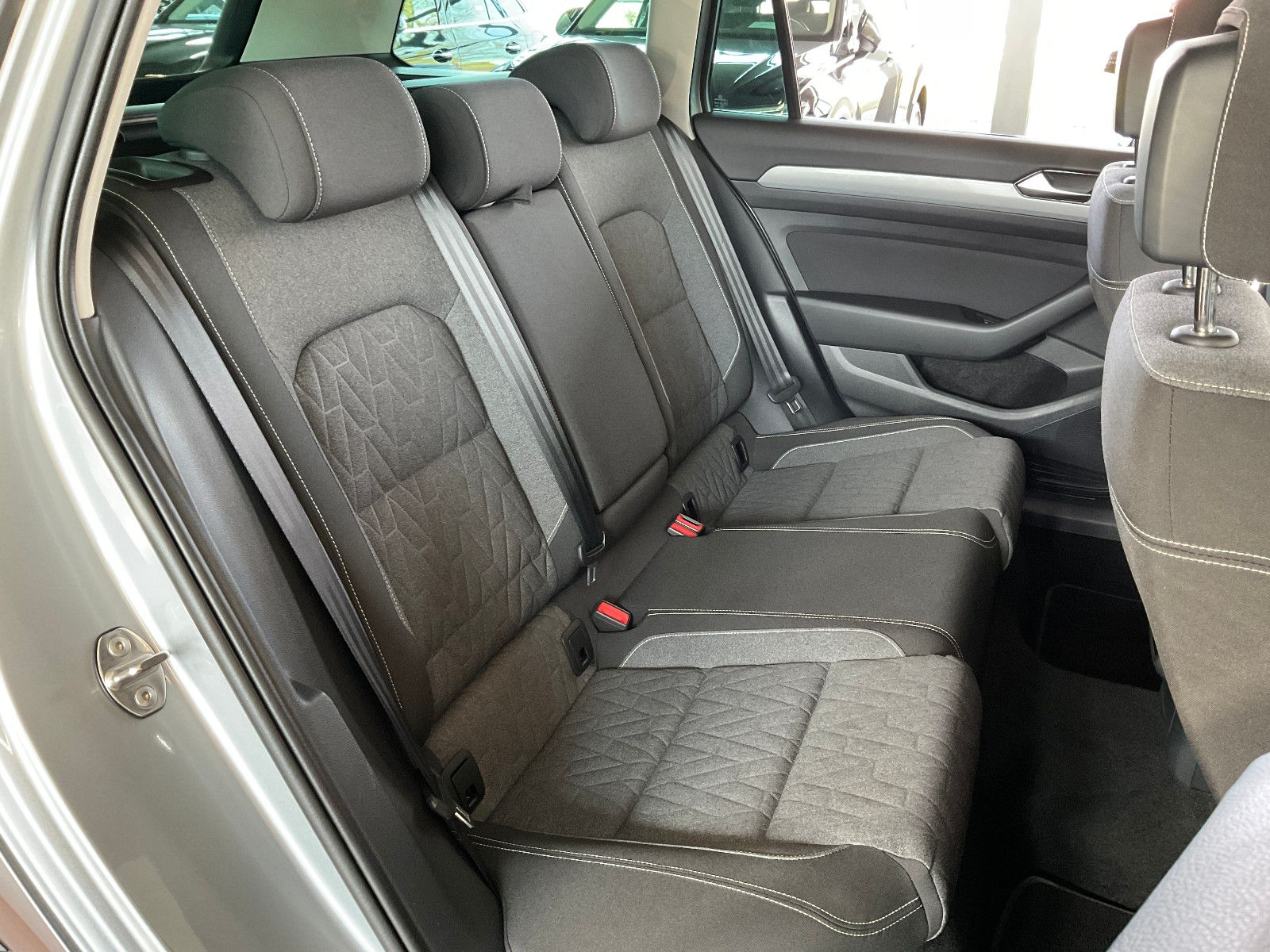 Volkswagen Passat Variant 2.0 TDI Business AHK/KAMERA/SPUR foto 9