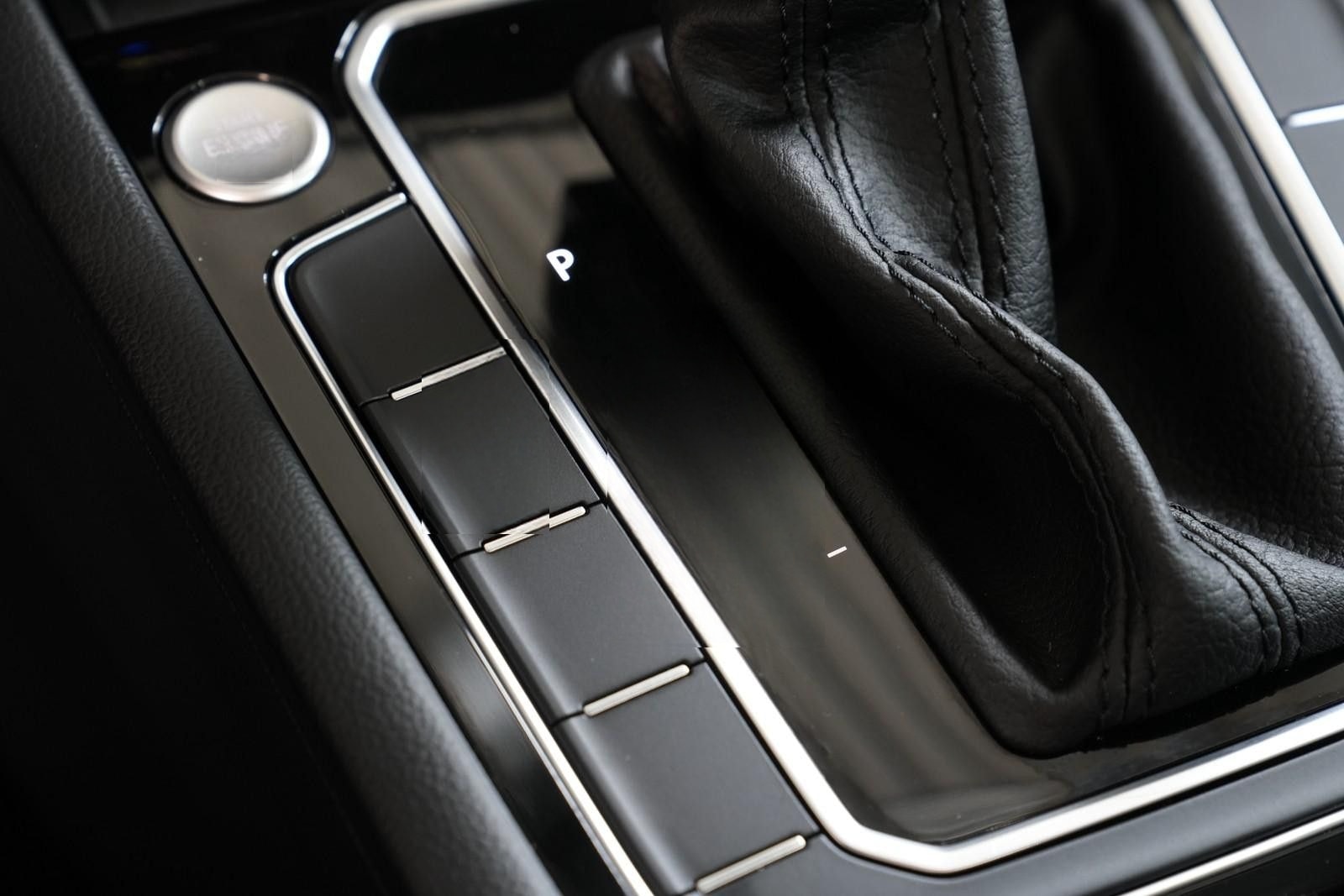 Volkswagen Passat Variant Business *AUT*PANO*AHK*NAV*ACC*36 foto 25