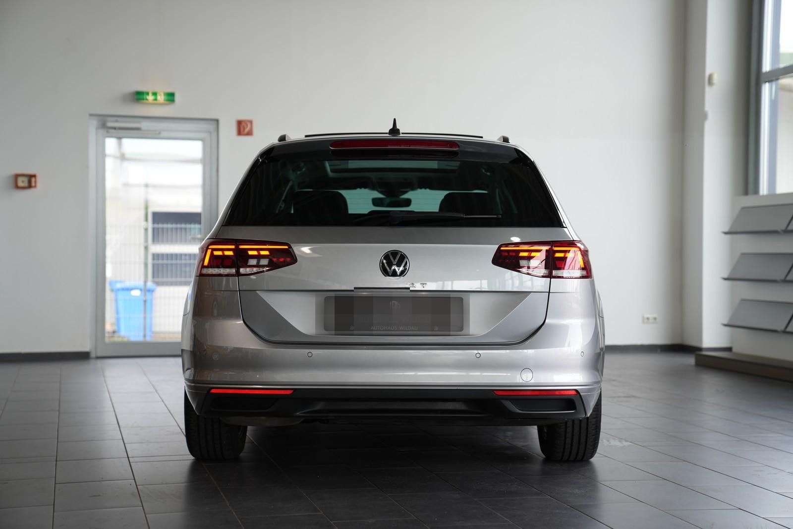 Volkswagen Passat Variant Business *AUT*PANO*AHK*NAV*ACC*36 foto 7