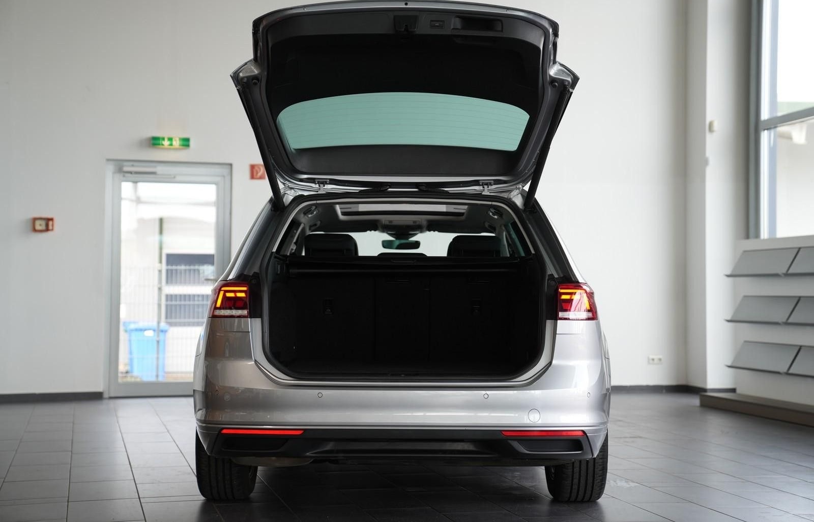 Volkswagen Passat Variant Business *AUT*PANO*AHK*NAV*ACC*36 foto 8