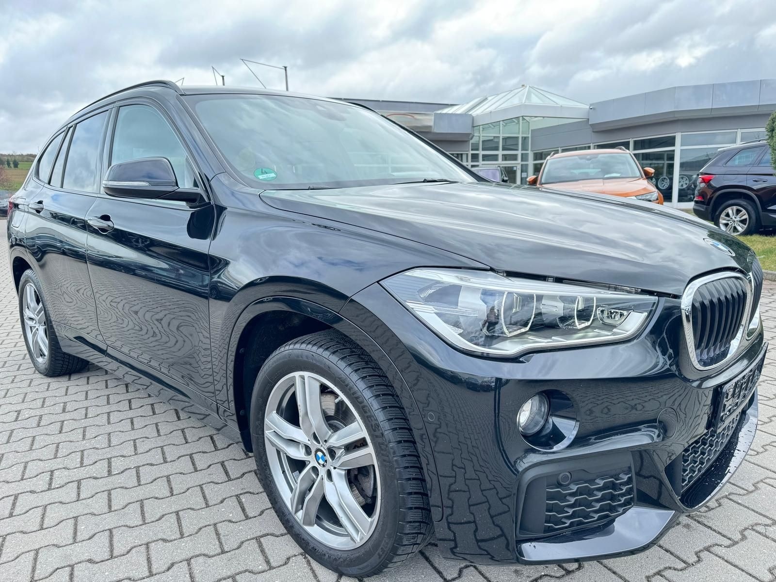 BMW X1  xDrive 20d M-SportPaket Leder Navi AHK PDC foto 6