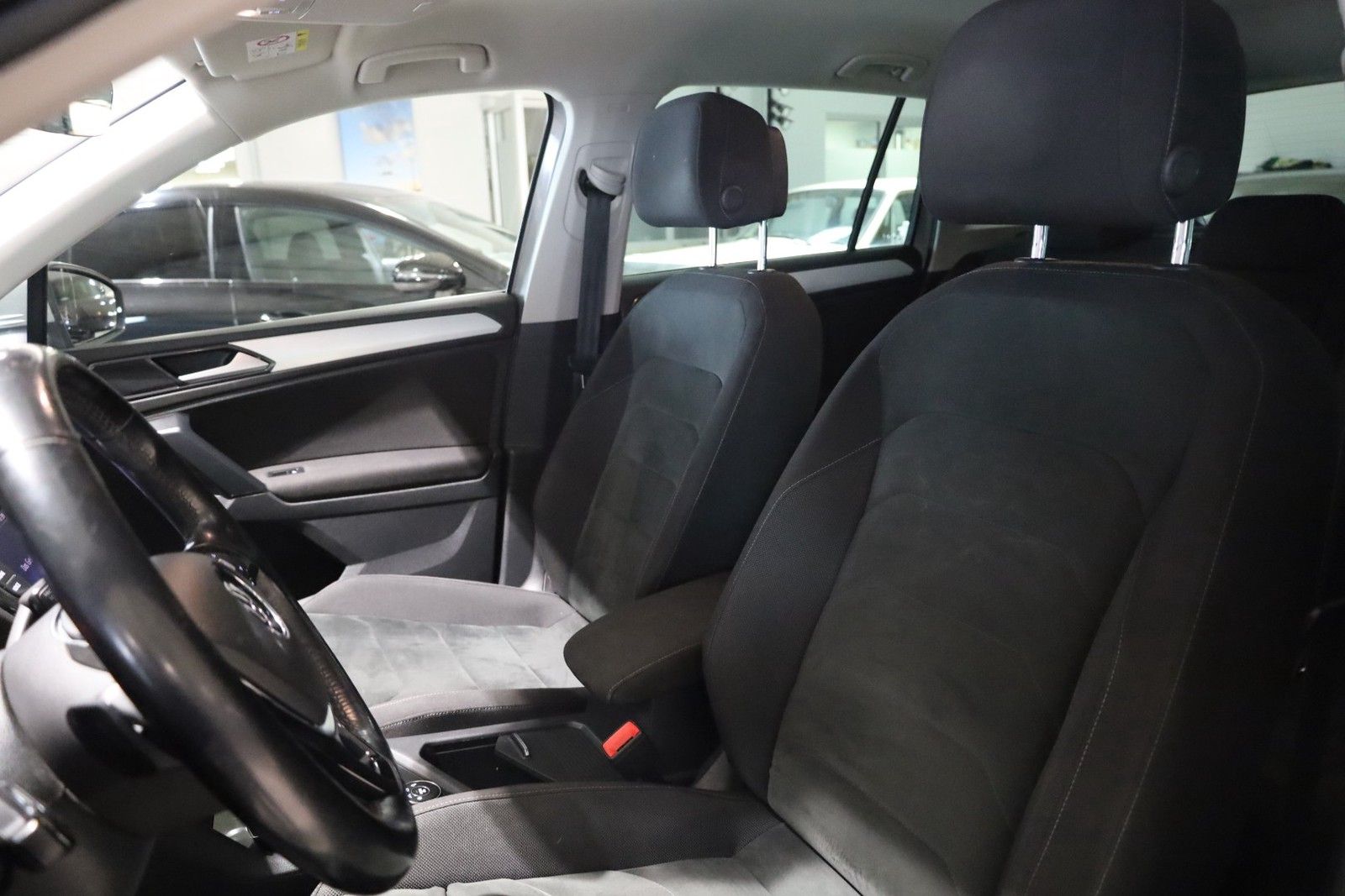 Volkswagen Tiguan R-LINE 4Motion foto 14