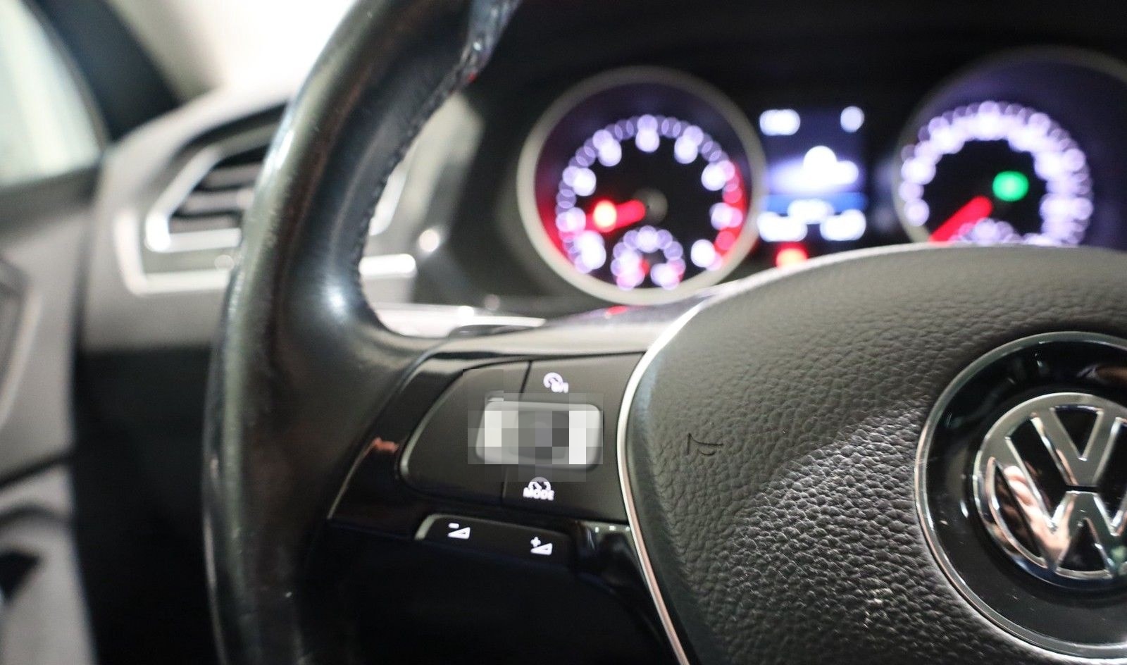 Volkswagen Tiguan R-LINE 4Motion foto 20