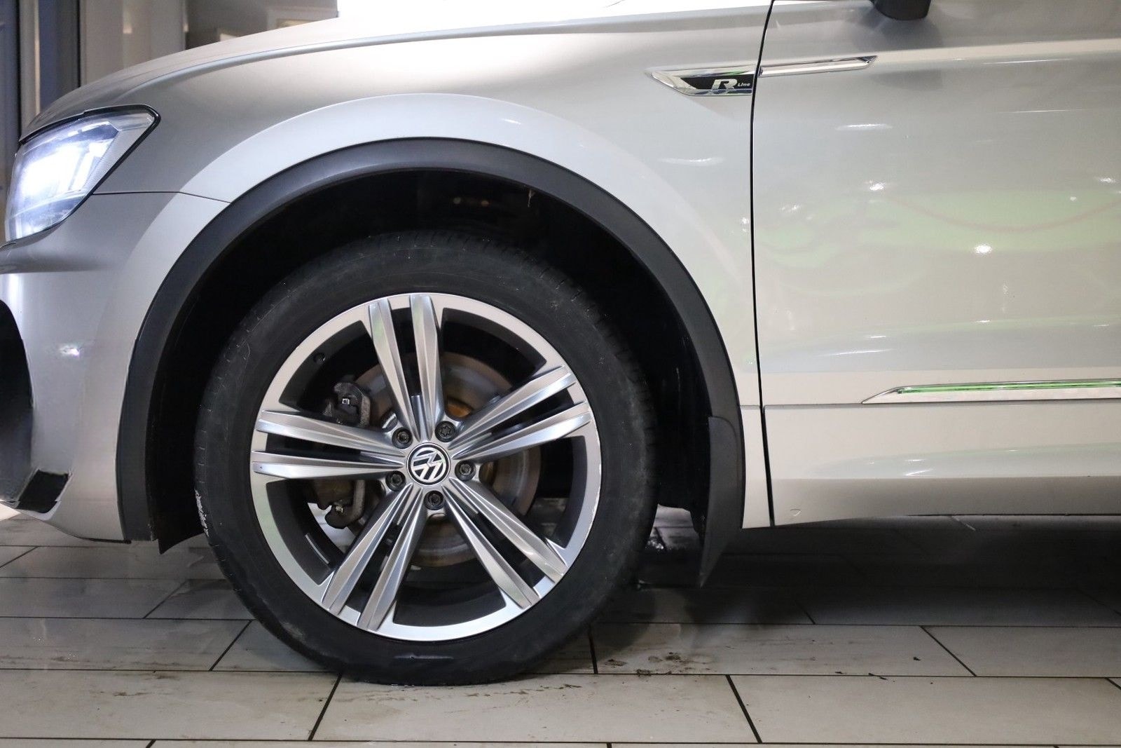 Volkswagen Tiguan R-LINE 4Motion foto 3