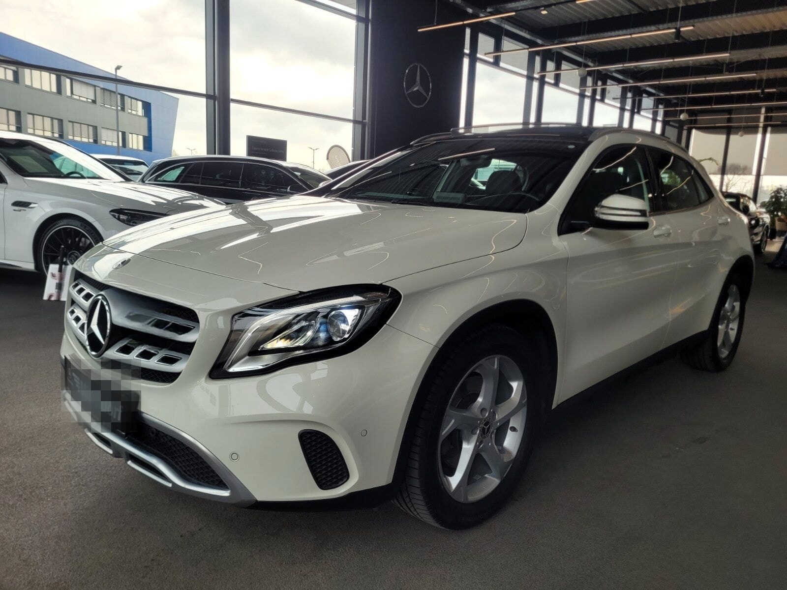 Mercedes-Benz GLA 250 4M URBAN TWA NAVI PANO LED RFK SPIEGEL.P foto 2