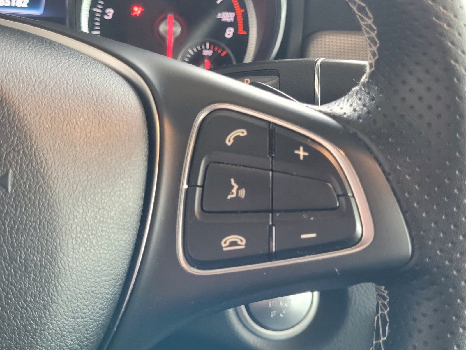 Mercedes-Benz GLA 250 4M URBAN TWA NAVI PANO LED RFK SPIEGEL.P foto 20