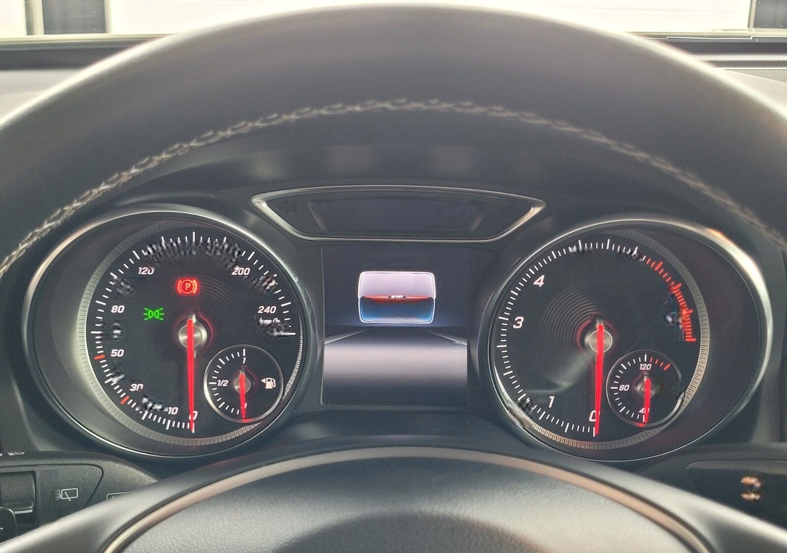 Mercedes-Benz GLA 250 4M URBAN TWA NAVI PANO LED RFK SPIEGEL.P foto 22