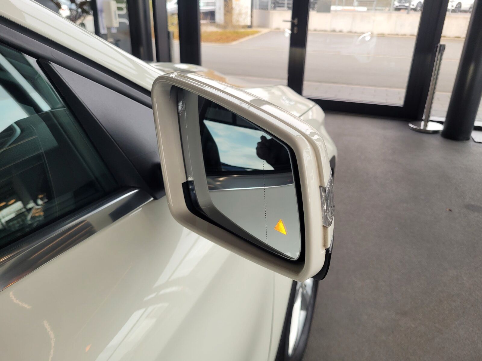 Mercedes-Benz GLA 250 4M URBAN TWA NAVI PANO LED RFK SPIEGEL.P foto 6