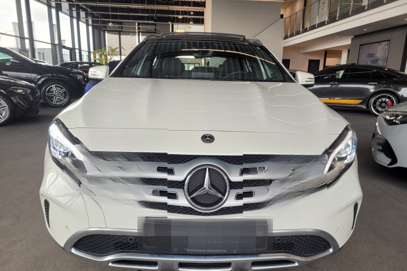 Mercedes-Benz GLA 250 4M URBAN TWA NAVI PANO LED RFK SPIEGEL.P foto 8