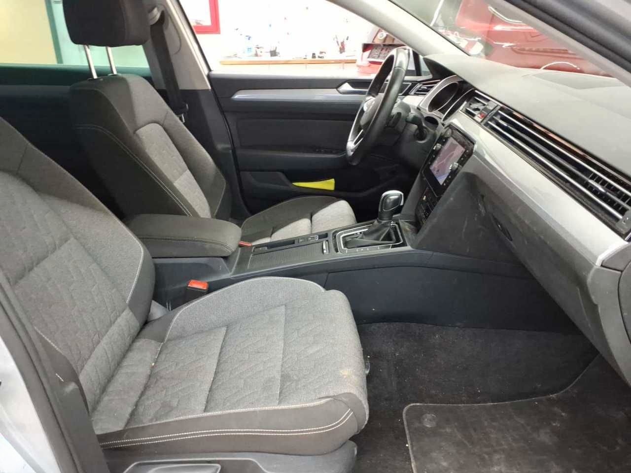 Volkswagen Passat Variant 2.0 TDI AHK HUD NAV LED foto 11