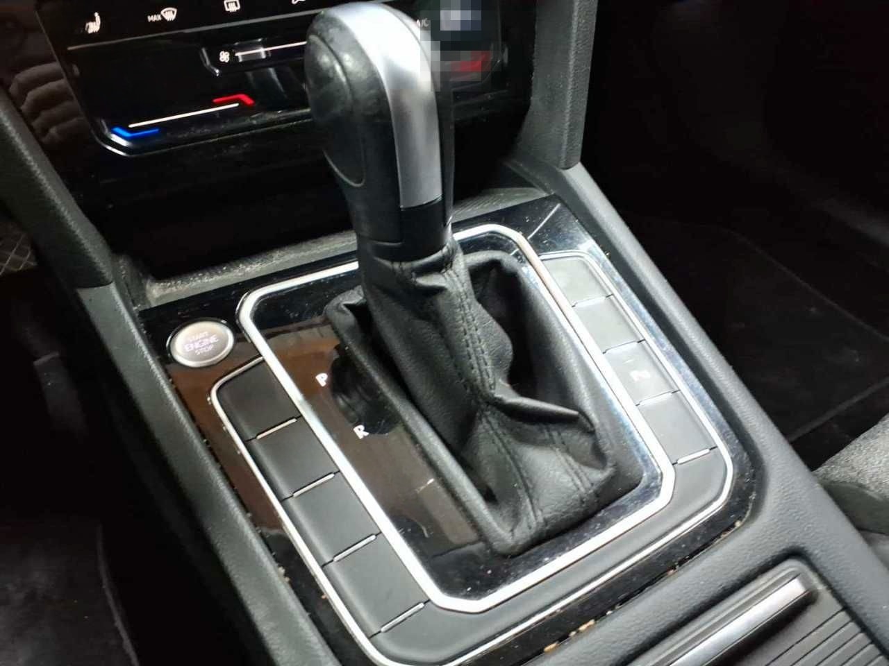 Volkswagen Passat Variant 2.0 TDI AHK HUD NAV LED foto 16