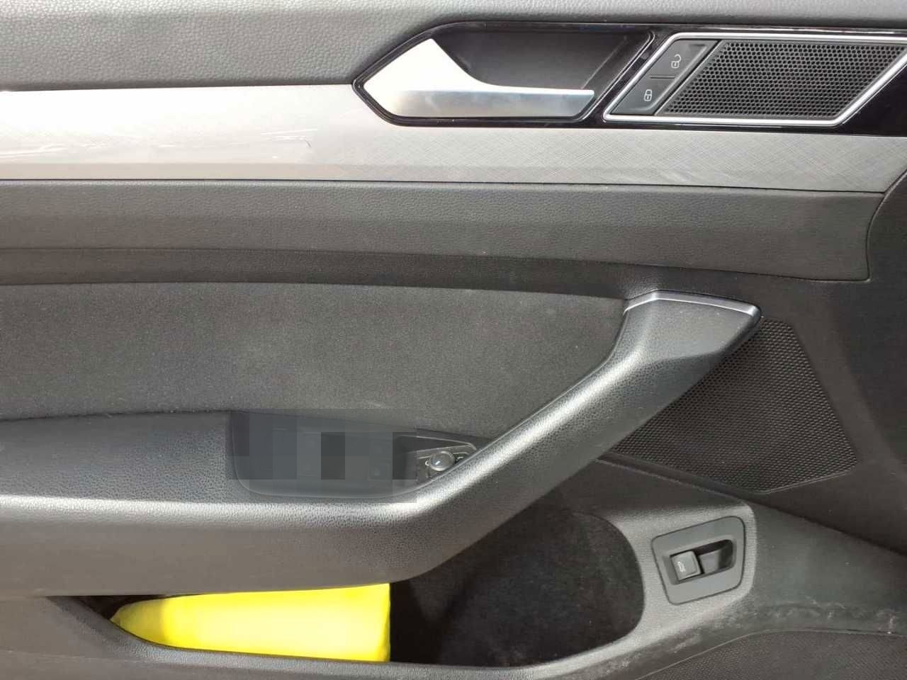 Volkswagen Passat Variant 2.0 TDI AHK HUD NAV LED foto 4