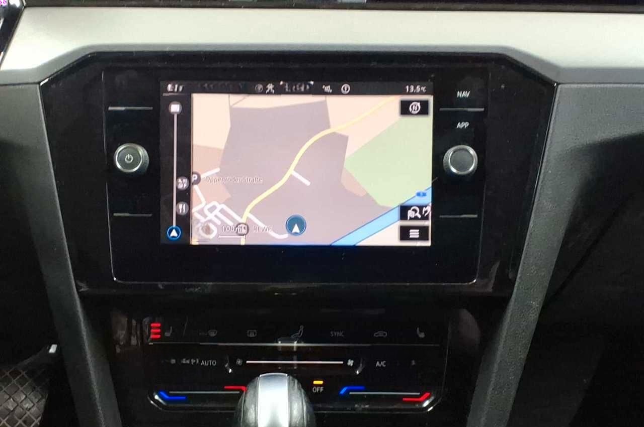 Volkswagen Passat Variant 2.0 TDI AHK HUD NAV LED foto 6