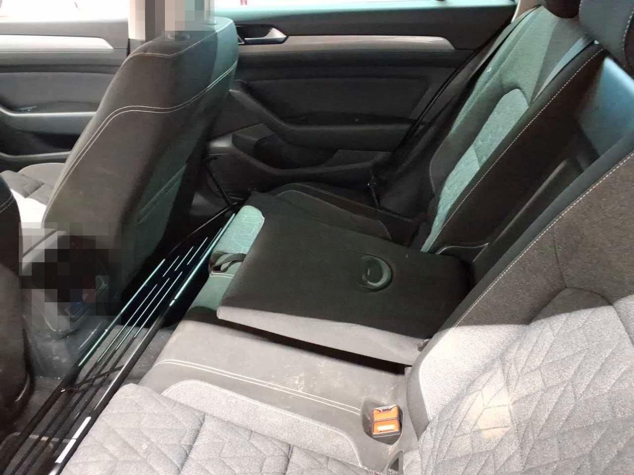 Volkswagen Passat Variant 2.0 TDI AHK HUD NAV LED foto 8