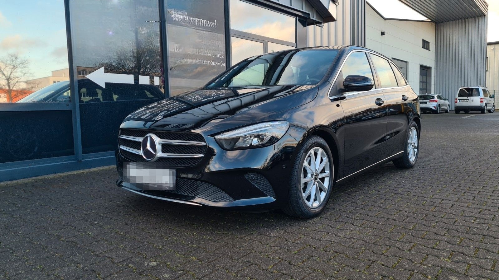 Mercedes-Benz B 200d 8G DCT - ASSISTS - LED - AHK - WIDE - foto 3