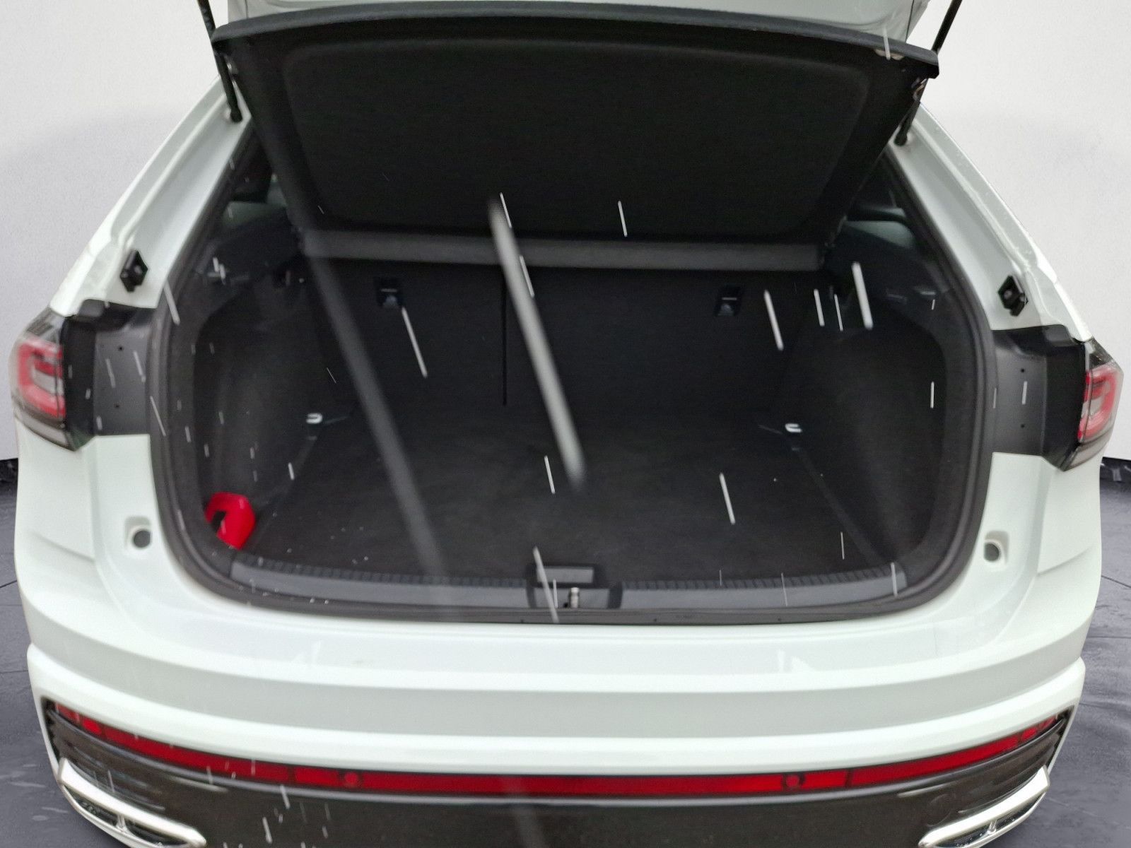 Volkswagen Taigo R-Line 1,5 TSI OPF DSG foto 13