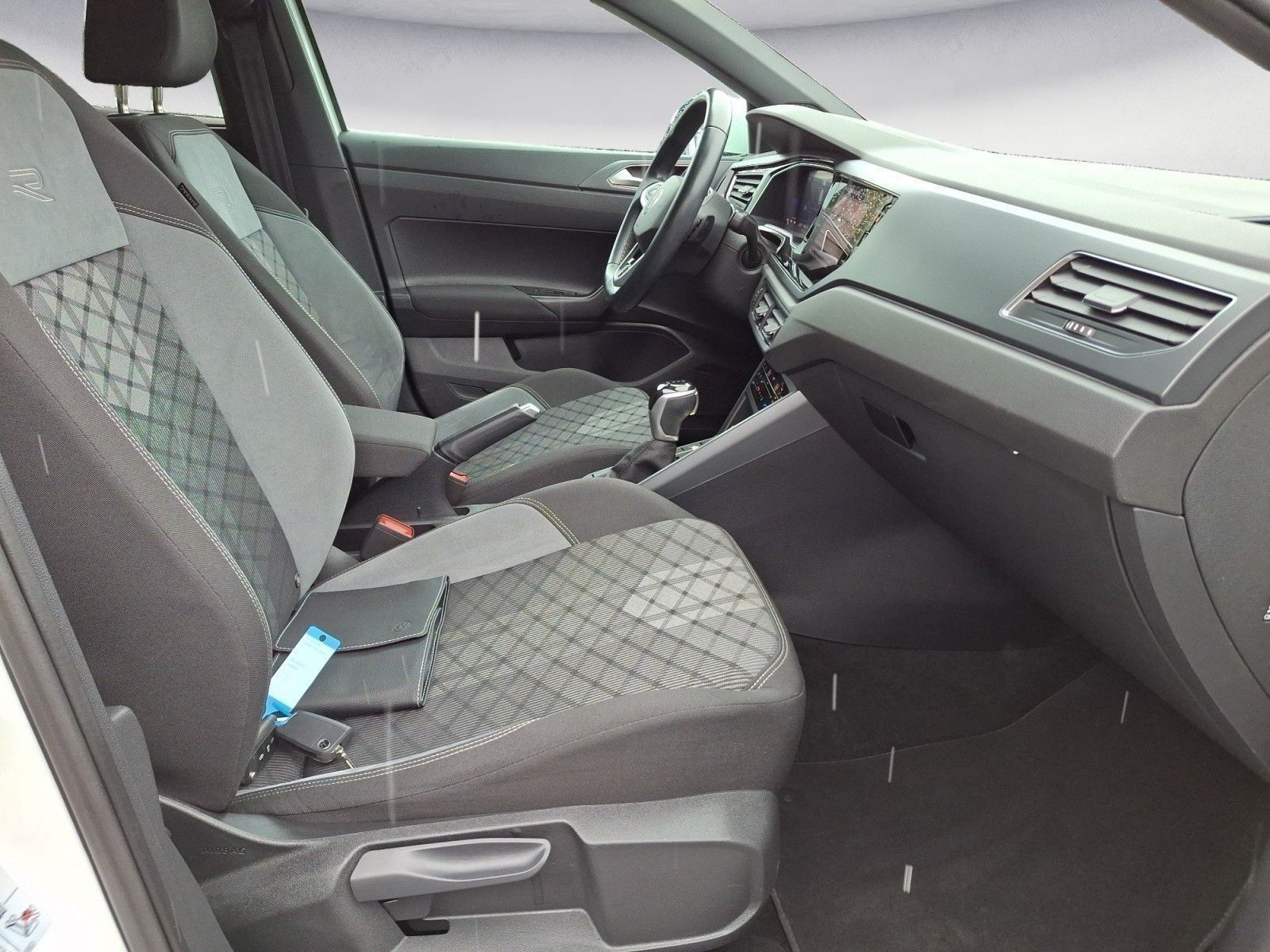 Volkswagen Taigo R-Line 1,5 TSI OPF DSG foto 9