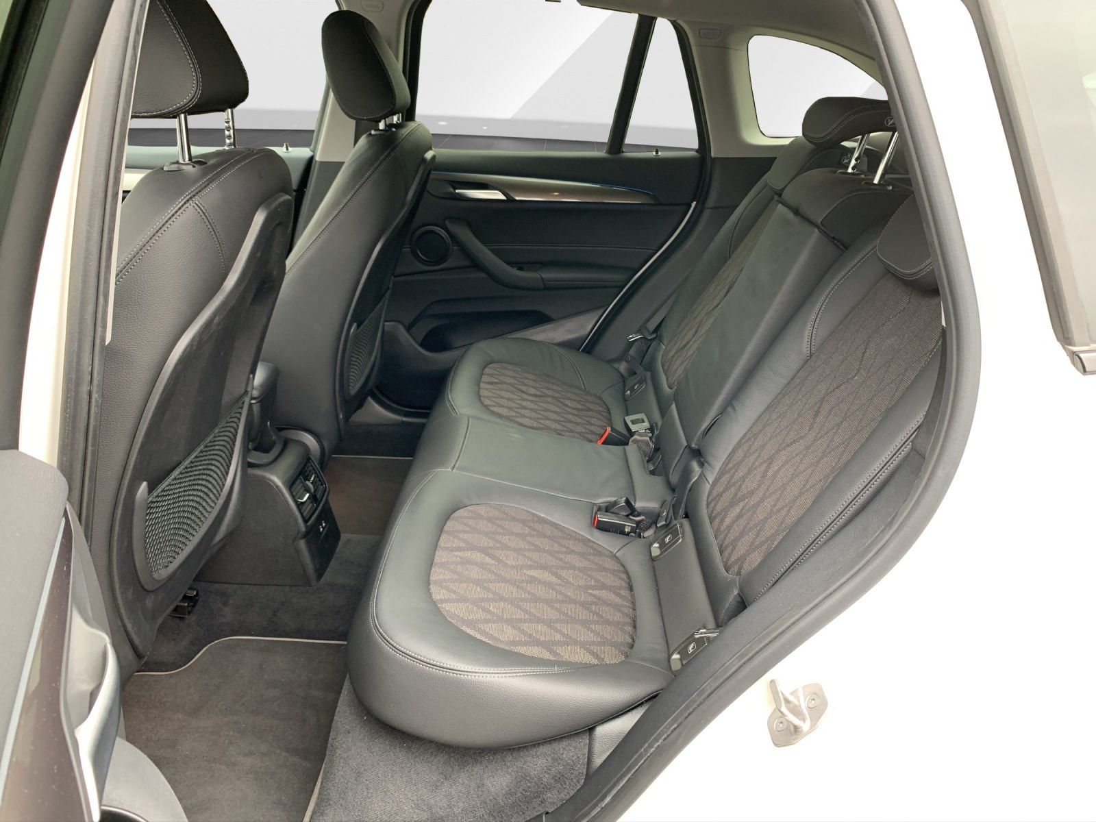 BMW X1 xDrive25e X LINE*18 ZOLL*M SPORT LENKRAD*AHK* foto 13