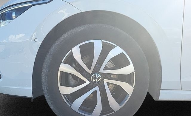 Volkswagen Golf VIII 1.5 TSI ACTIVE STANDHZ+RFK+HEAD-UP+NAV foto 6