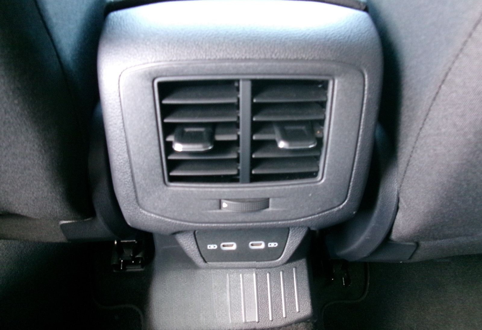 Volkswagen T-Roc  1.0 TSI Life Navi SHZ PDC DAB+ LED APP foto 17