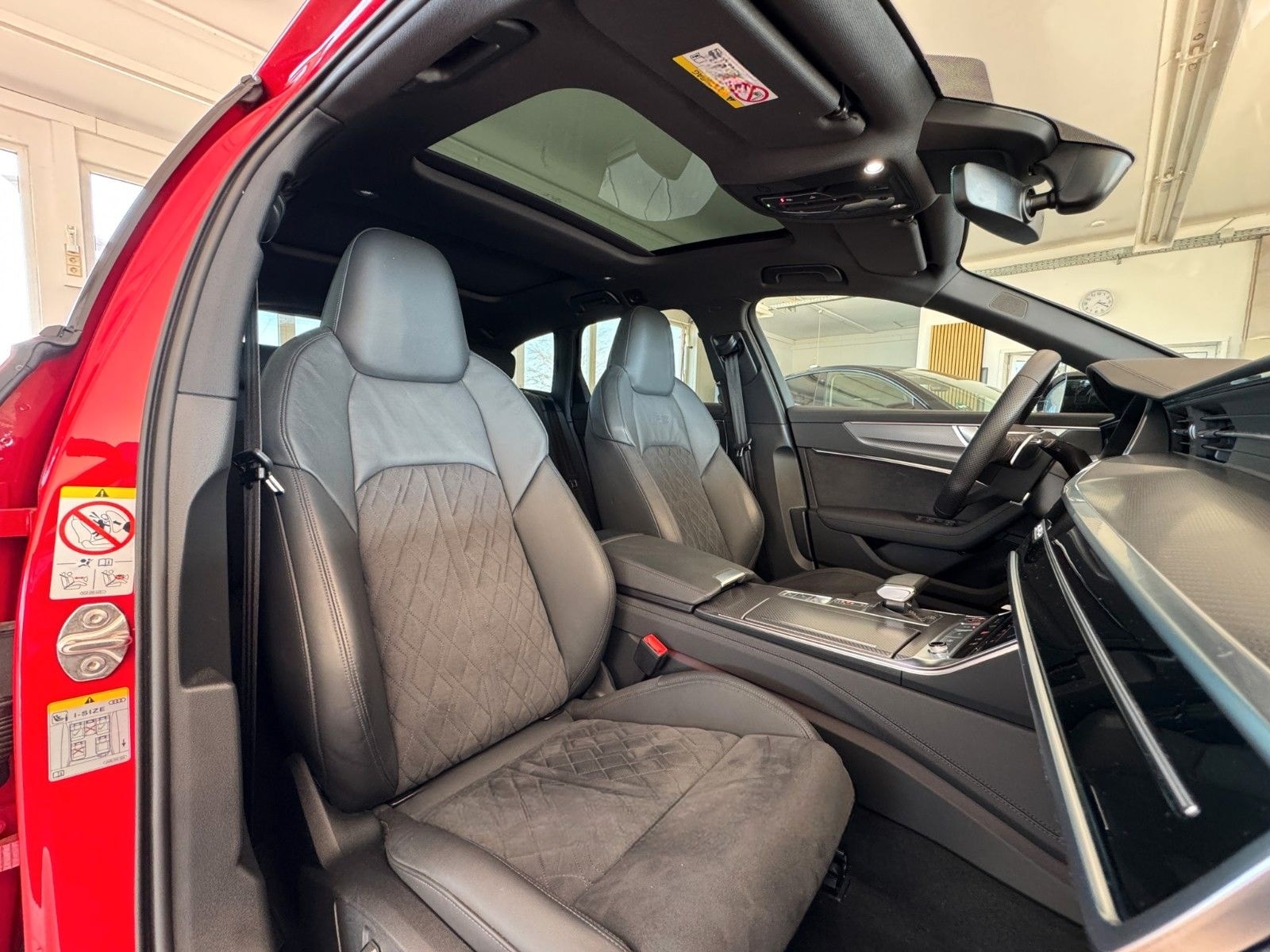 Audi RS6Avant4.0TFSI quattro/PANO/AHK/B&O/MwstVAT foto 17