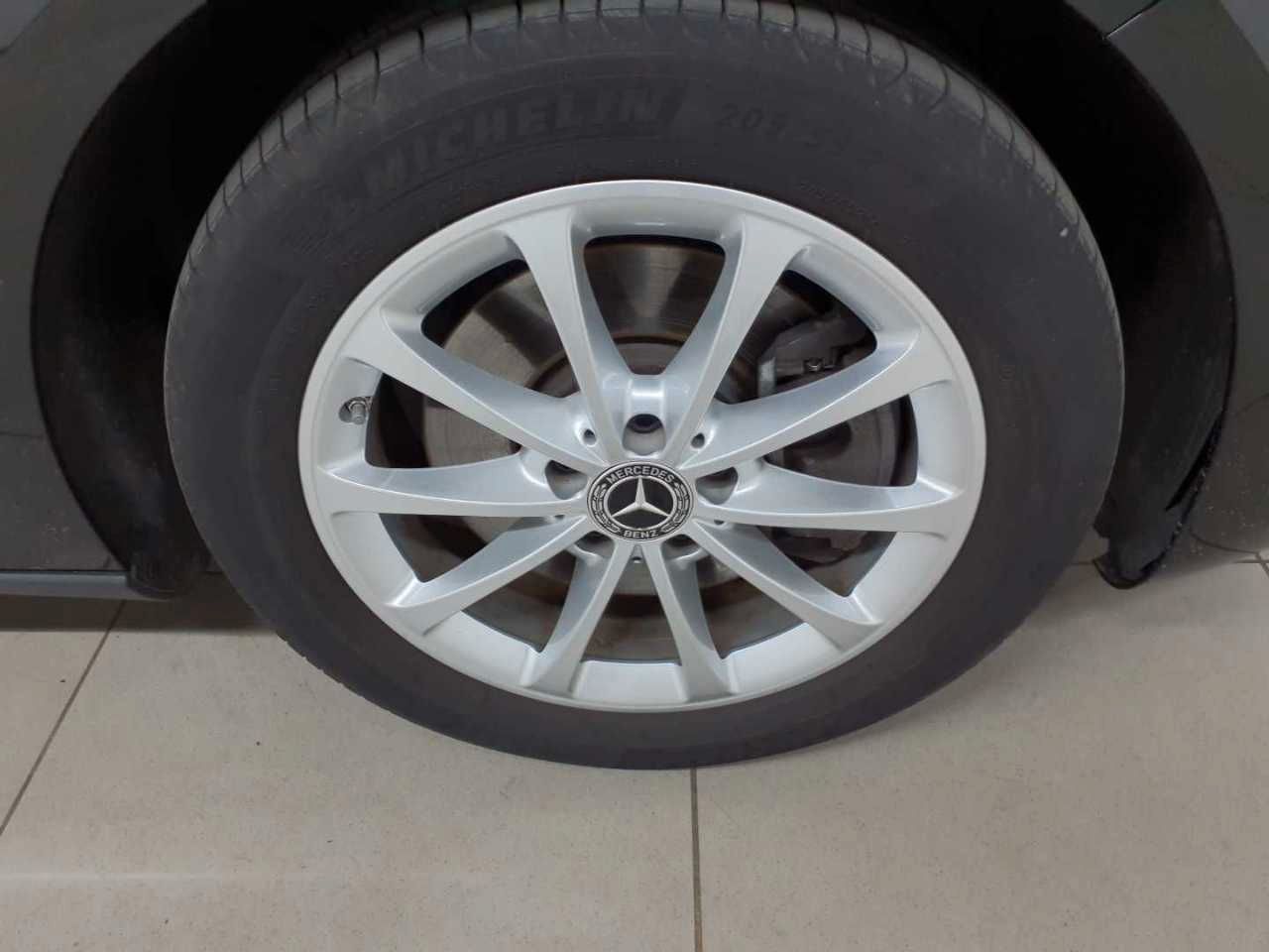 Mercedes-Benz A 250 e 8G-BusiP MBUX KAM SHZ foto 13