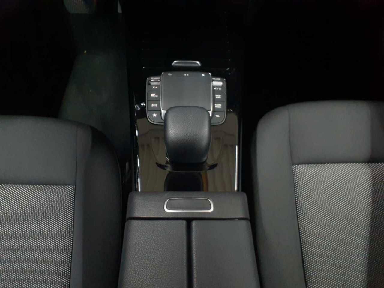 Mercedes-Benz A 250 e 8G-BusiP MBUX KAM SHZ foto 7