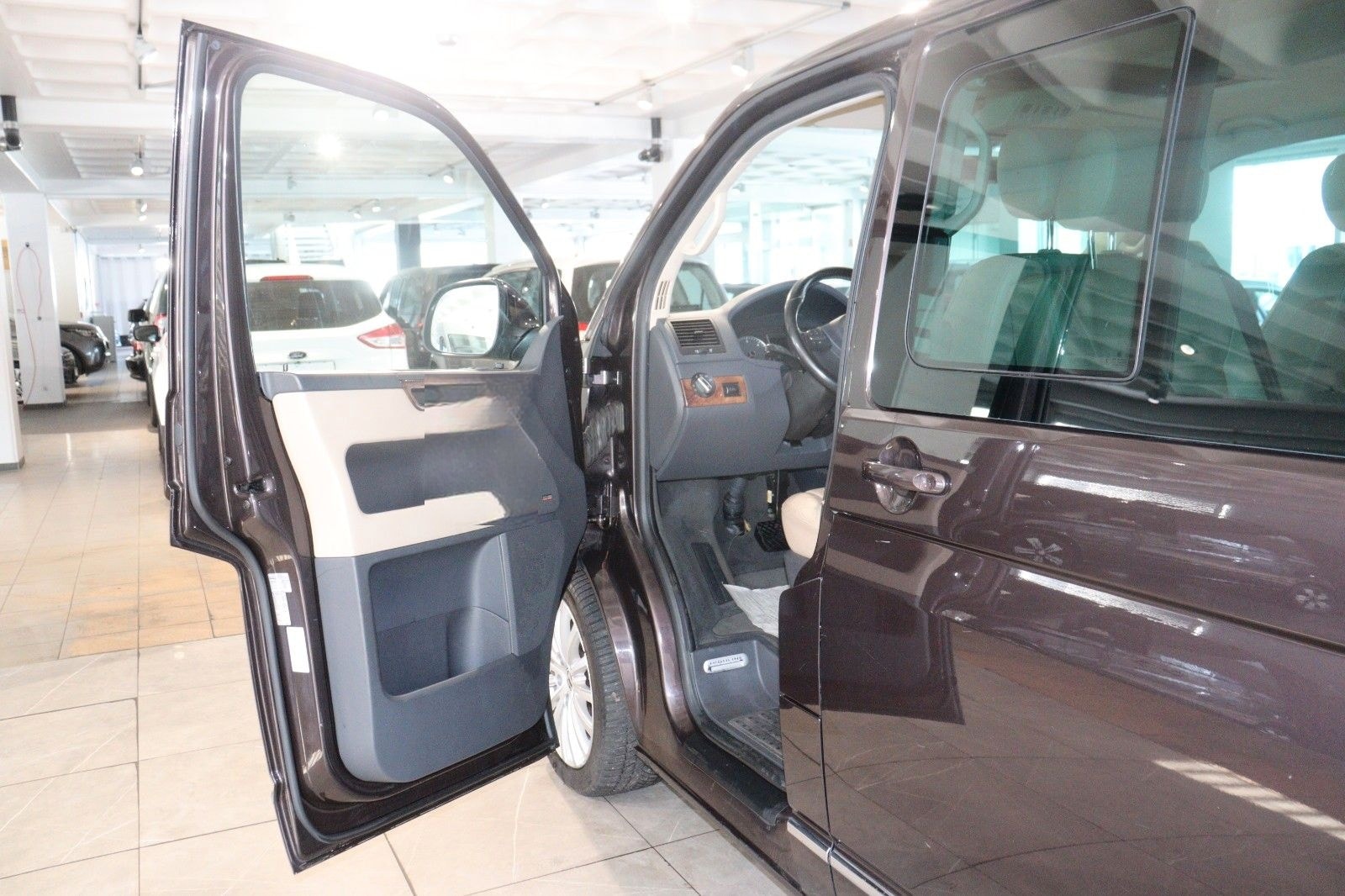 Volkswagen T5 Multivan *Automatik*7-Sitzer*Panorama*Tisch* foto 9