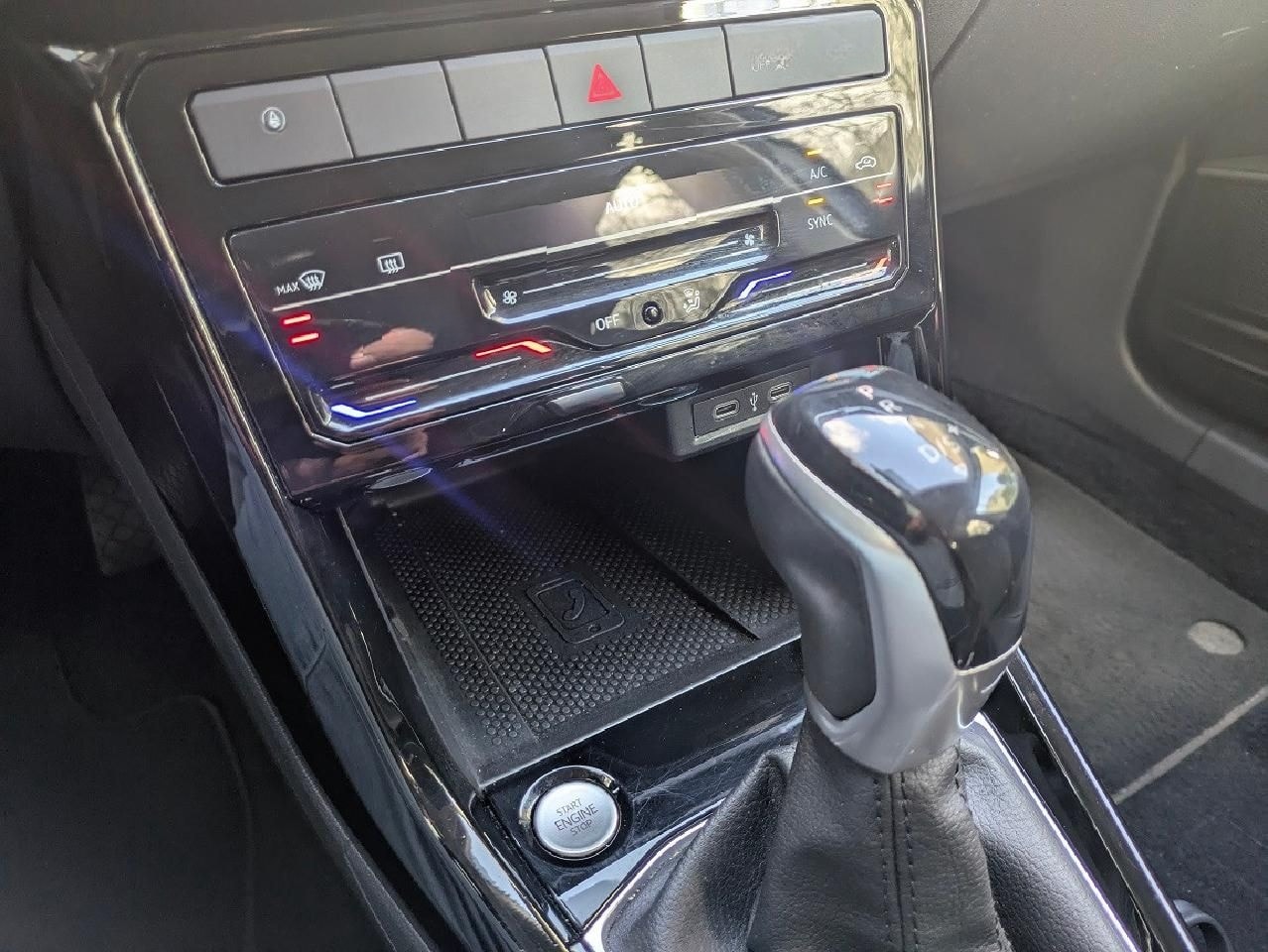 Volkswagen T-Cross 1.5 TSI Style *LED,Design,Cam* foto 10