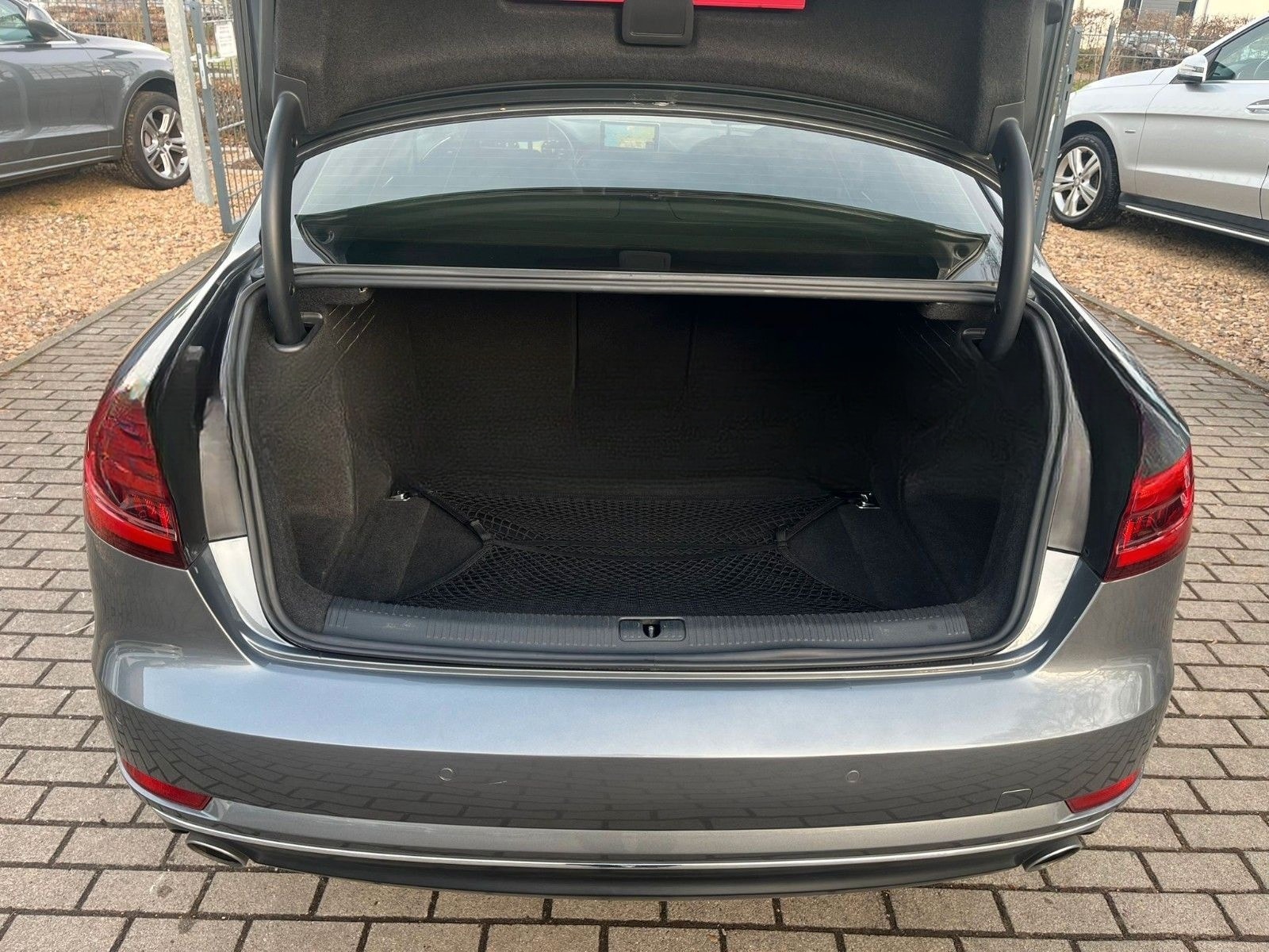 Audi A4 2.0 TFSI S-Tronic design*Keyless*Leder*Xenon* foto 11