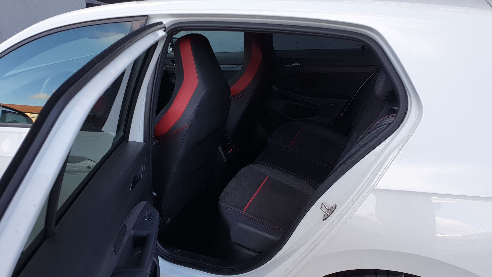 Volkswagen Golf 8 GTI Clubsport DSG Black*/Pano/Matrix/ACC foto 9